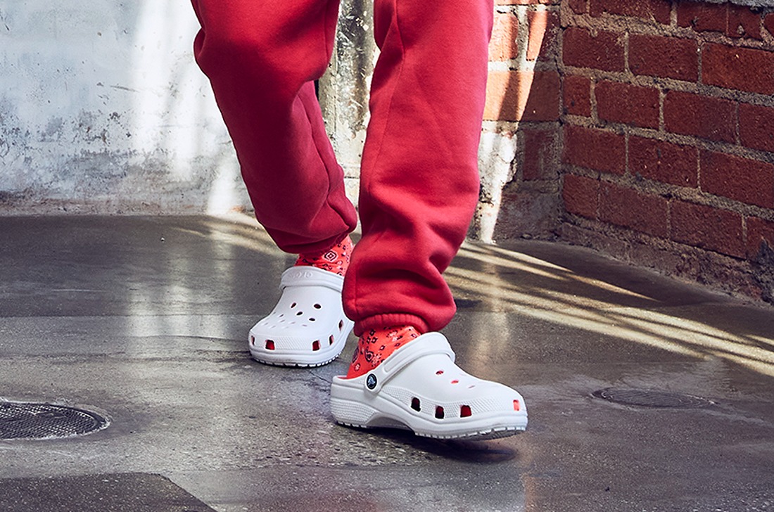 10001-100_CLASSIC_CLOG_CROCTOBER_FH20_OF_ADAM_0164_1_ – Shop Crocs Sneakers Collection for All-Day Comfort